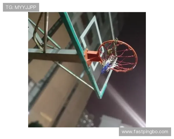 脚踢球违例是什么？篮球规则中如何判定这一行为